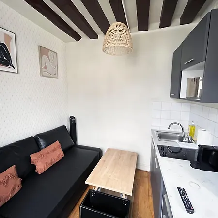 164 - Charming In Center Of Appartamento