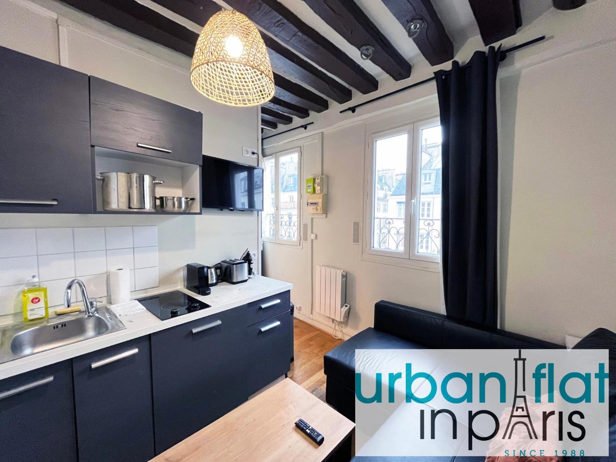 164 - Charming In Center Of Apartment *